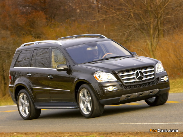 Photos of Mercedes-Benz GL 550 US-spec (X164) 2006–09 (640 x 480)