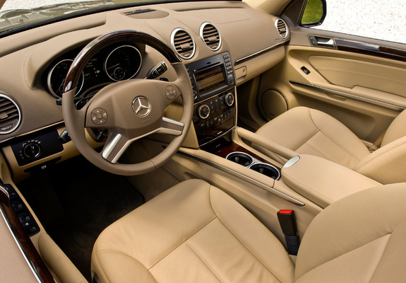 Photos of Mercedes-Benz GL 320 US-spec (X164) 2008–09