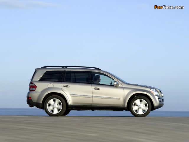 Photos of Mercedes-Benz GL 320 BlueTec (X164) 2008–09 (640 x 480)