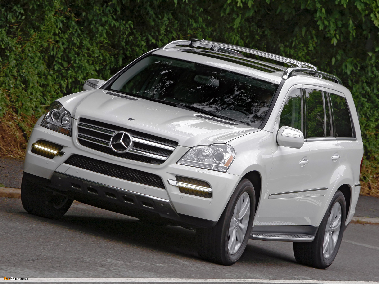 Photos of Mercedes-Benz GL 350 BlueTec US-spec (X164) 2009–12 (1600 x 1200)