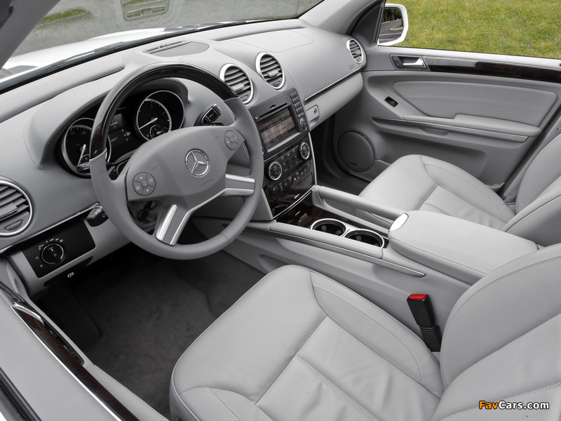 Photos of Mercedes-Benz GL 350 BlueTec US-spec (X164) 2009–12 (800 x 600)