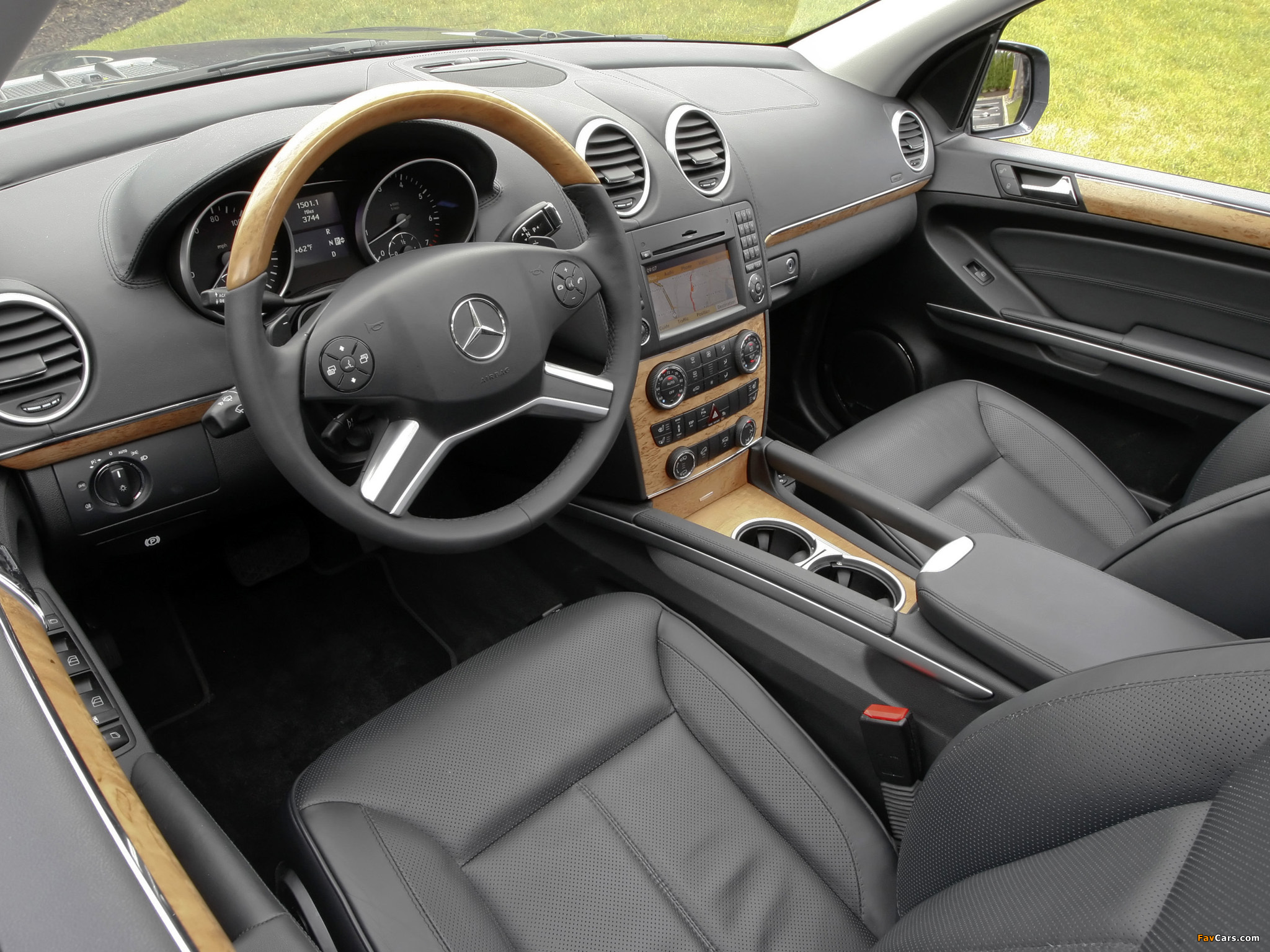 Photos of Mercedes-Benz GL 550 US-spec (X164) 2009–12 (2048 x 1536)