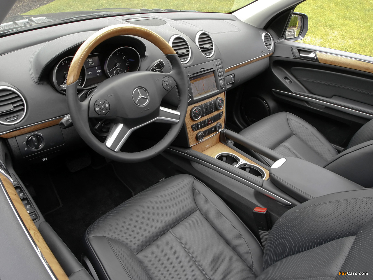 Photos of Mercedes-Benz GL 550 US-spec (X164) 2009–12 (1280 x 960)