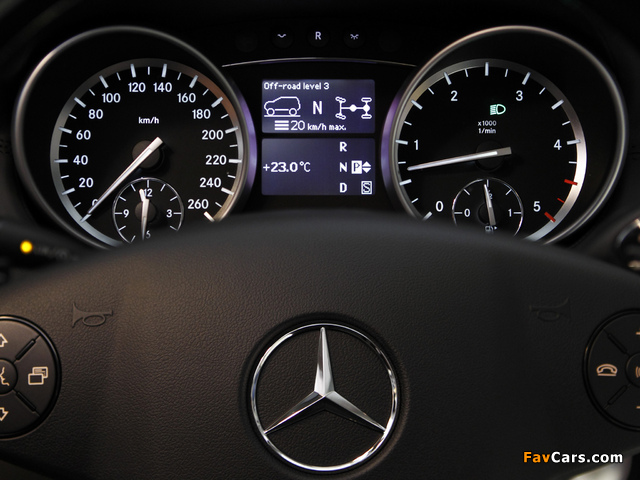 Photos of Mercedes-Benz GL 450 CDI AU-spec (X164) 2011–12 (640 x 480)