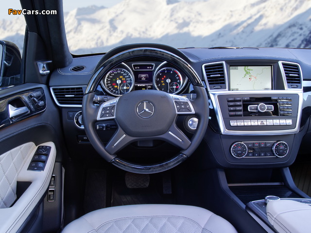 Photos of Mercedes-Benz GL 500 BlueEfficiency (X166) 2012 (640 x 480)