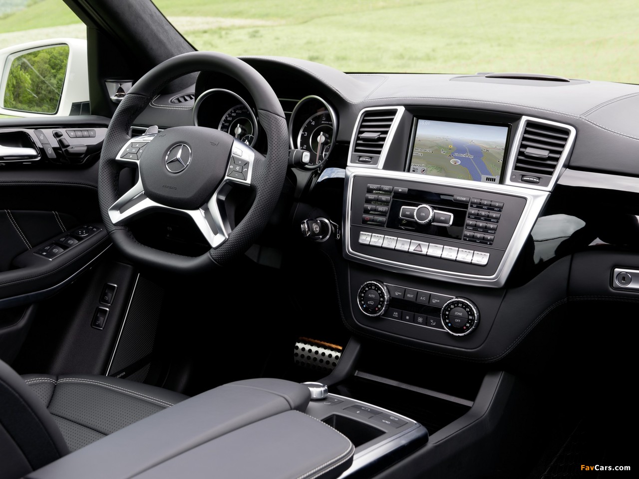 Photos of Mercedes-Benz GL 63 AMG (X166) 2012 (1280 x 960)