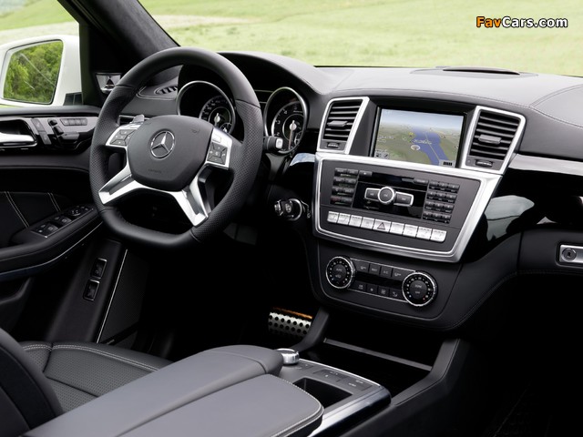 Photos of Mercedes-Benz GL 63 AMG (X166) 2012 (640 x 480)