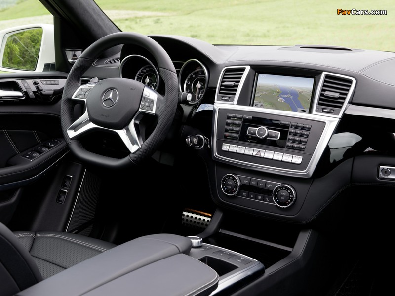 Photos of Mercedes-Benz GL 63 AMG (X166) 2012 (800 x 600)