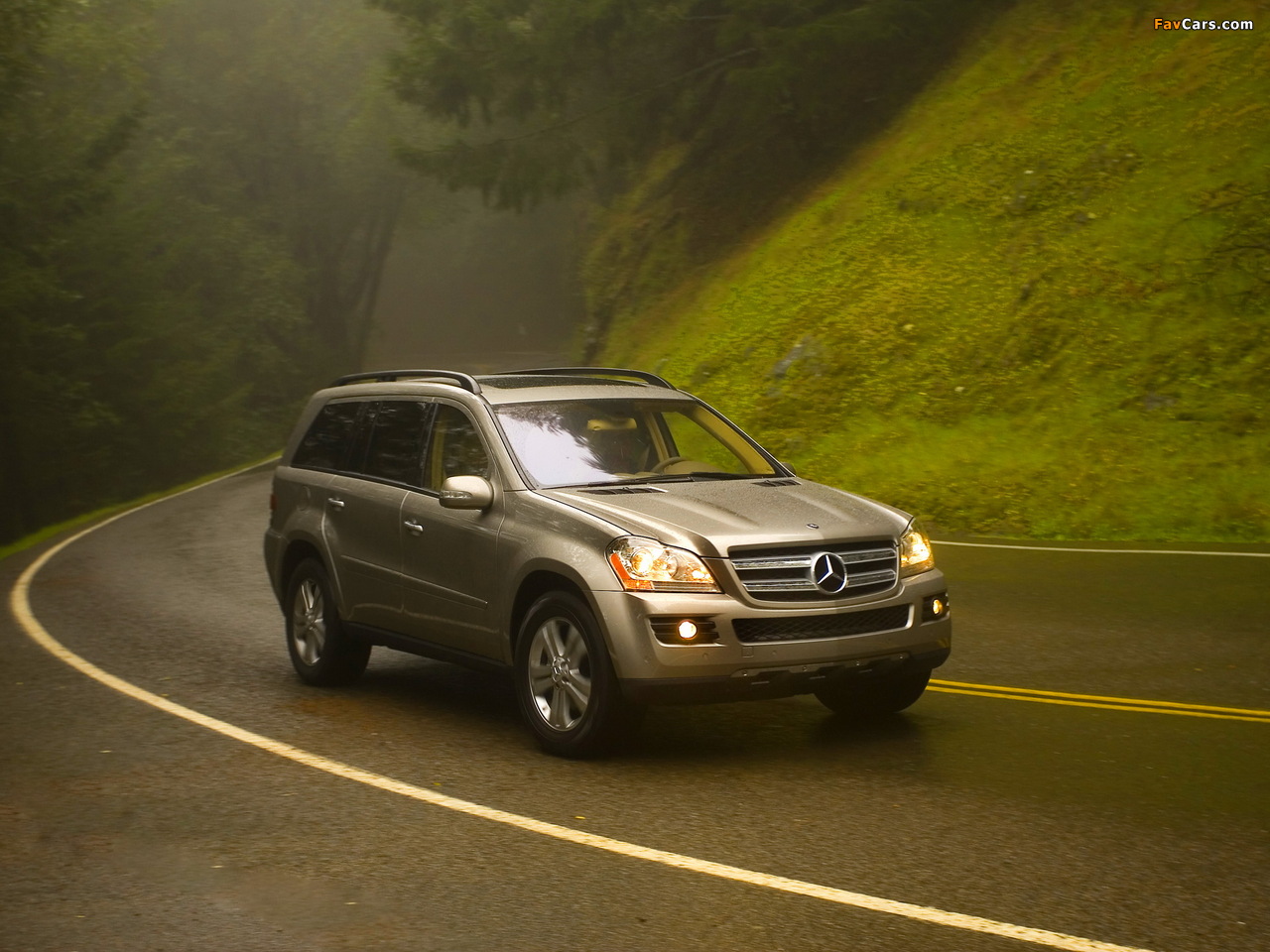 Pictures of Mercedes-Benz GL 450 US-spec (X164) 2006–09 (1280 x 960)