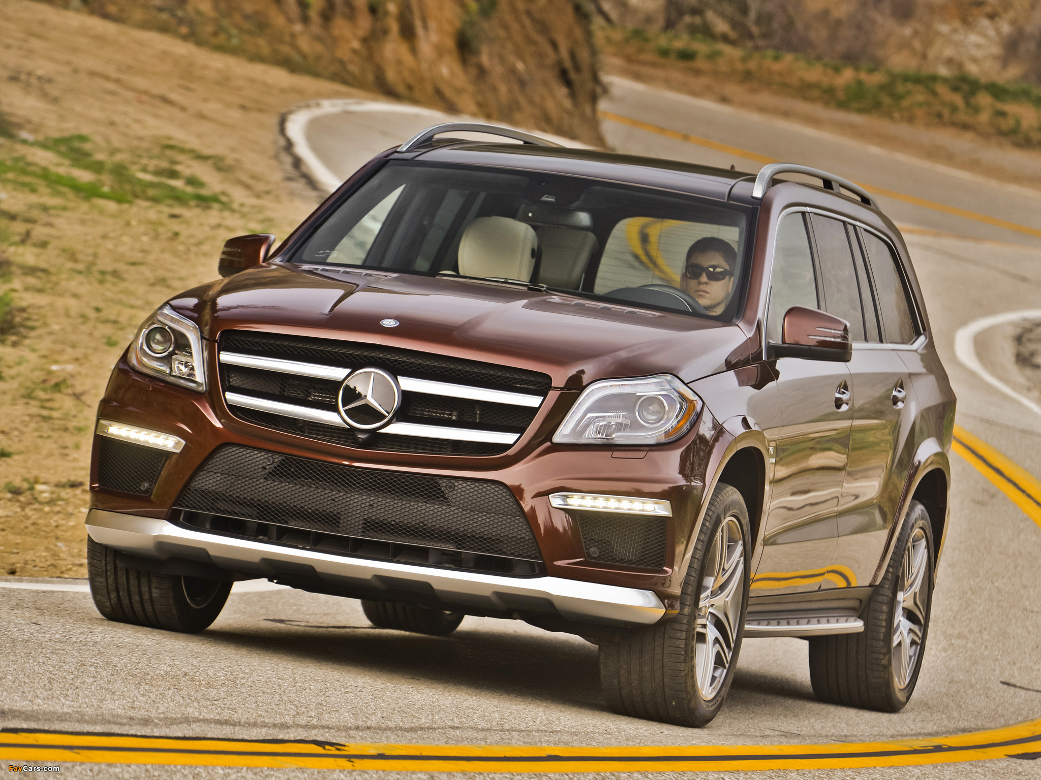 Pictures of Mercedes-Benz GL 63 AMG US-spec (X166) 2012 (2048 x 1536)