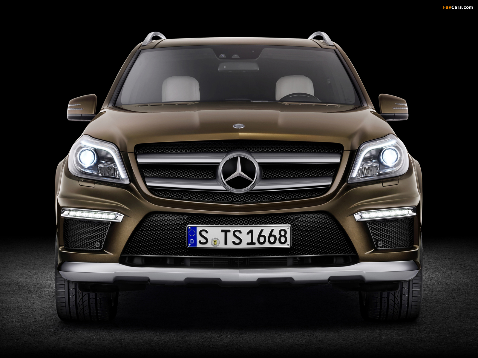 Pictures of Mercedes-Benz GL 350 BlueTec AMG Sports Package (X166) 2012 (1600 x 1200)