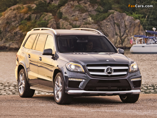 Pictures of Mercedes-Benz GL 550 AMG Sports Package (X166) 2012 (640 x 480)