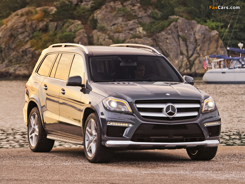Pictures of Mercedes-Benz GL 550 AMG Sports Package (X166) 2012 (800 x 600)