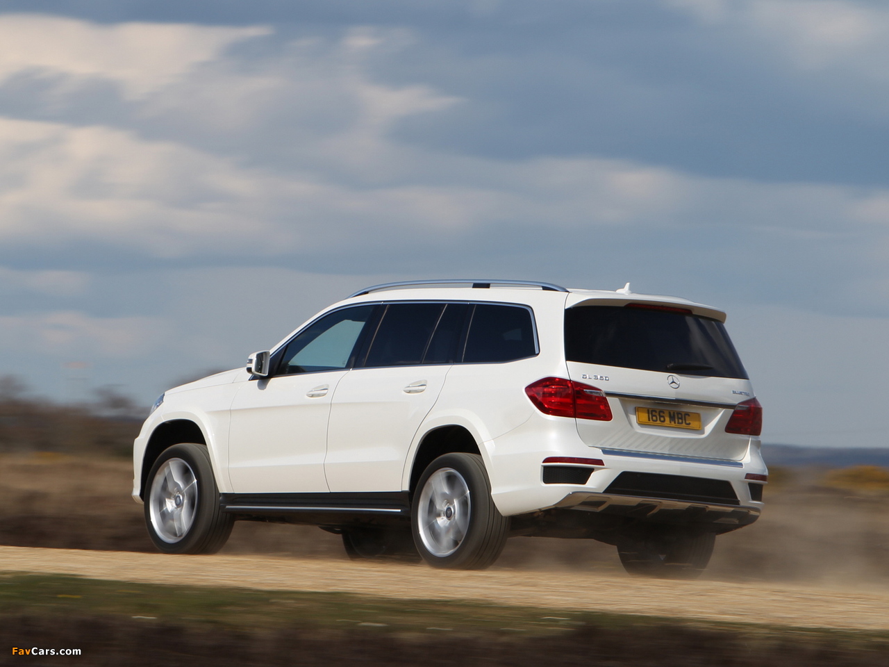 Pictures of Mercedes-Benz GL 350 BlueTec AMG Sports Package UK-spec (X166) 2013 (1280 x 960)