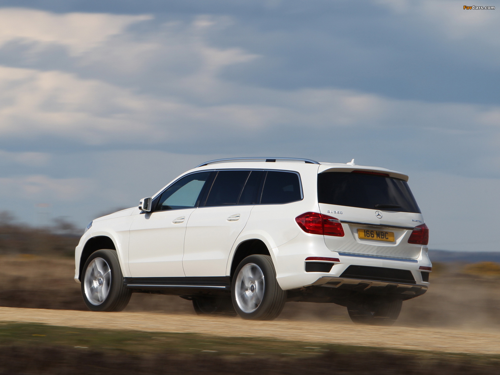 Pictures of Mercedes-Benz GL 350 BlueTec AMG Sports Package UK-spec (X166) 2013 (1600 x 1200)