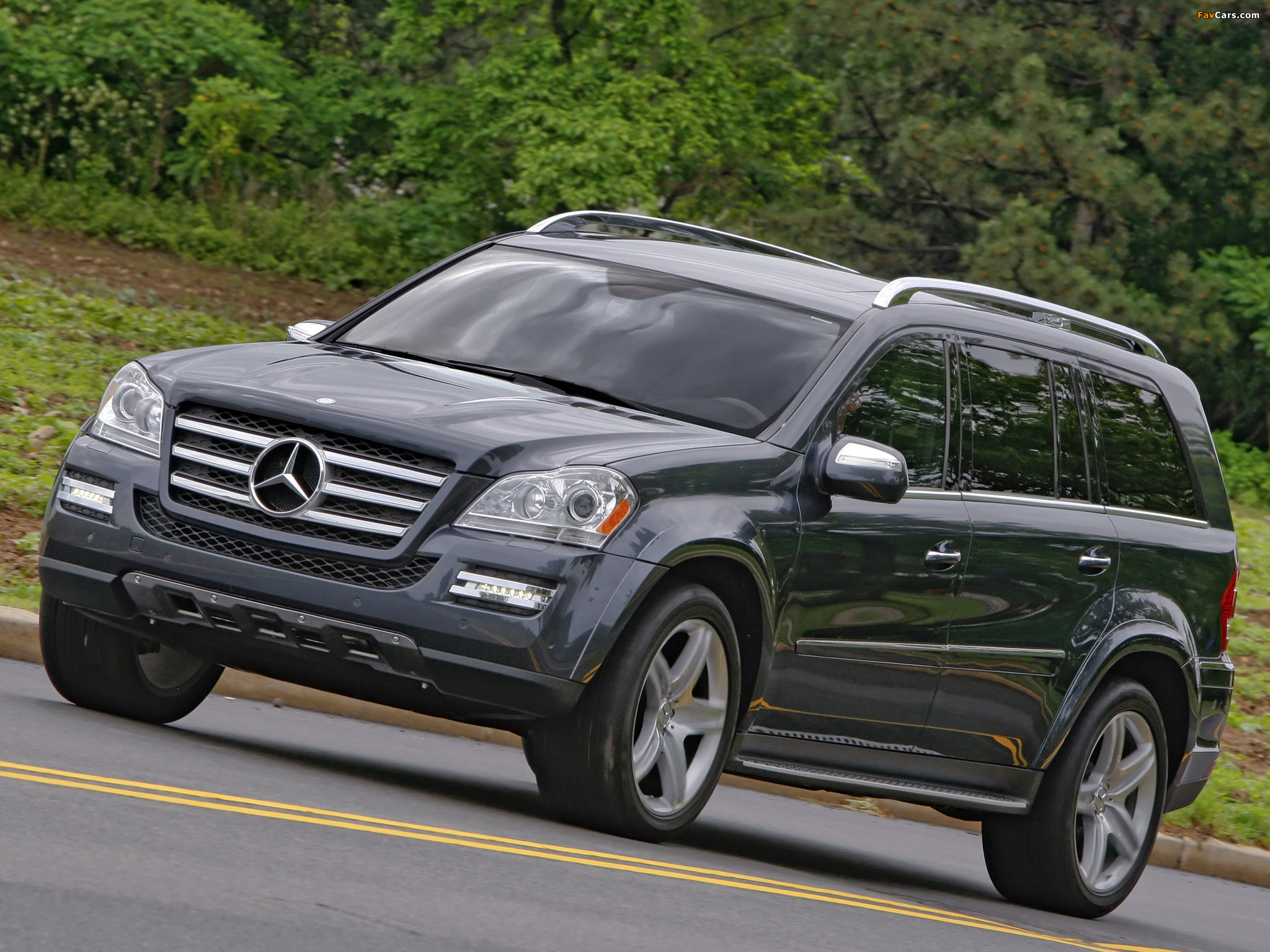 Mercedes-Benz GL 550 US-spec (X164) 2009–12 wallpapers (2048 x 1536)