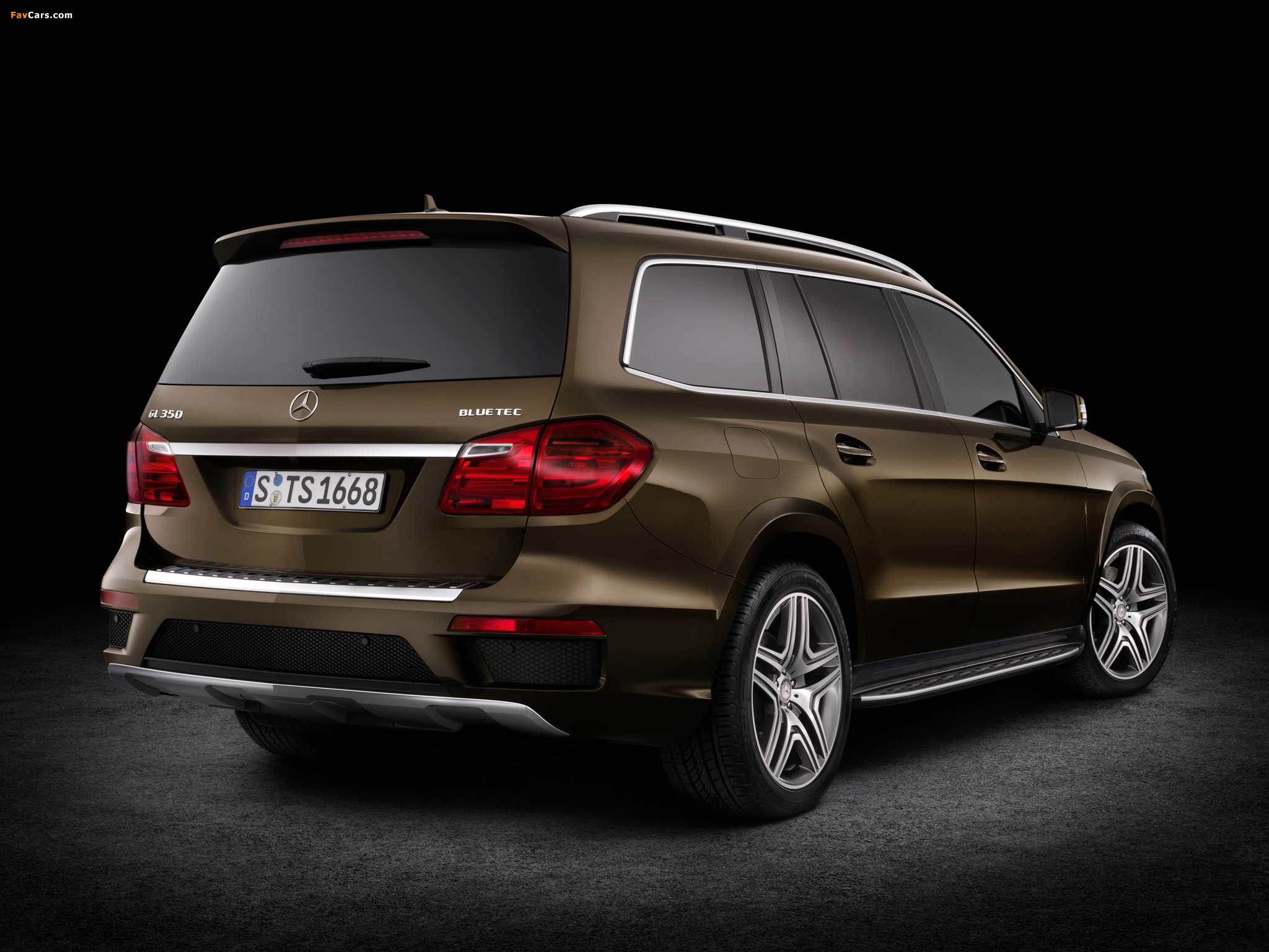 Mercedes-Benz GL 350 BlueTec AMG Sports Package (X166) 2012 wallpapers (2048 x 1536)