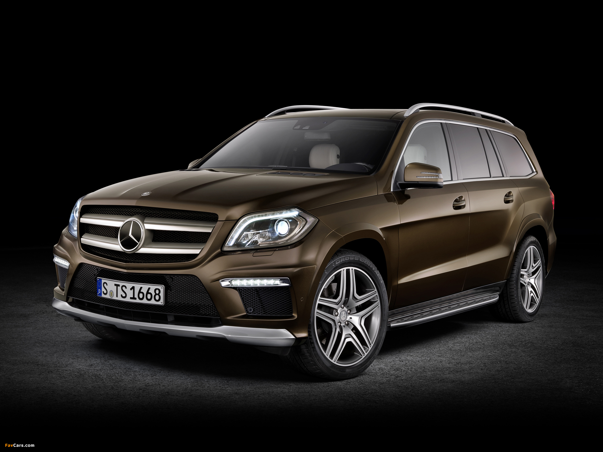 Mercedes-Benz GL 350 BlueTec AMG Sports Package (X166) 2012 wallpapers (2048 x 1536)