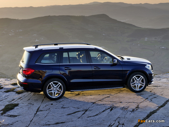 Mercedes-Benz GL 350 BlueTec AMG Sports Package (X166) 2012 wallpapers (640 x 480)