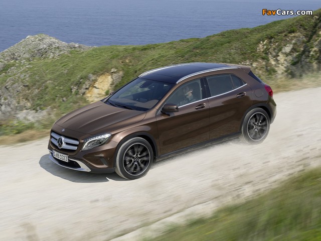 Images of Mercedes-Benz GLA 220 CDI 4MATIC (X156) 2014 (640 x 480)