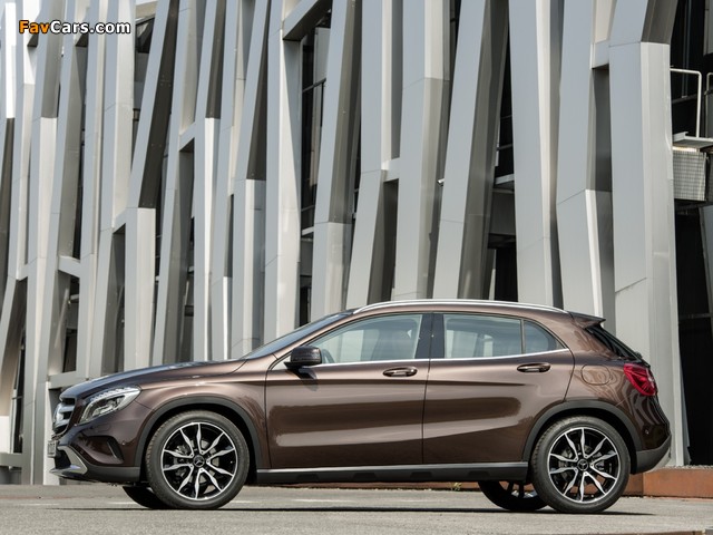 Pictures of Mercedes-Benz GLA 220 CDI 4MATIC (X156) 2014 (640 x 480)