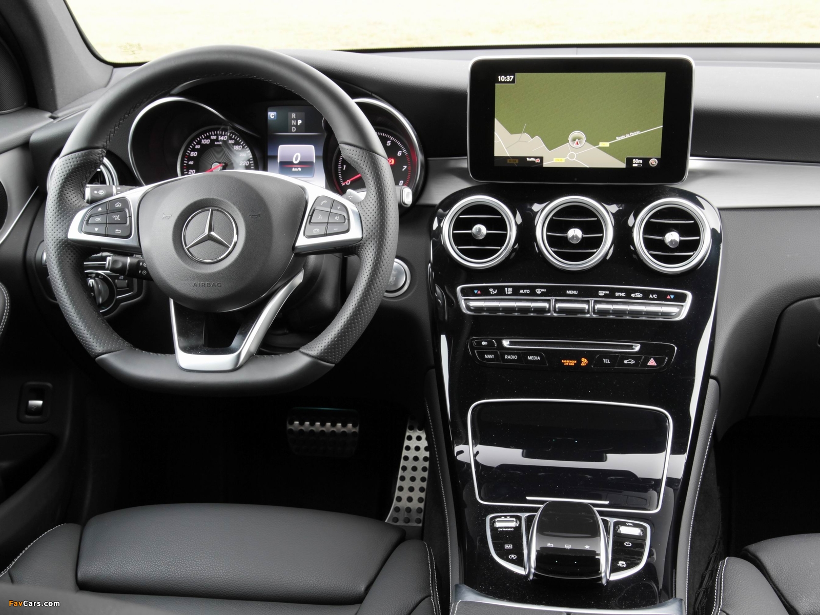 Pictures of Mercedes-Benz GLC 250 4MATIC AMG Line (X253) 2015 (1600 x 1200)