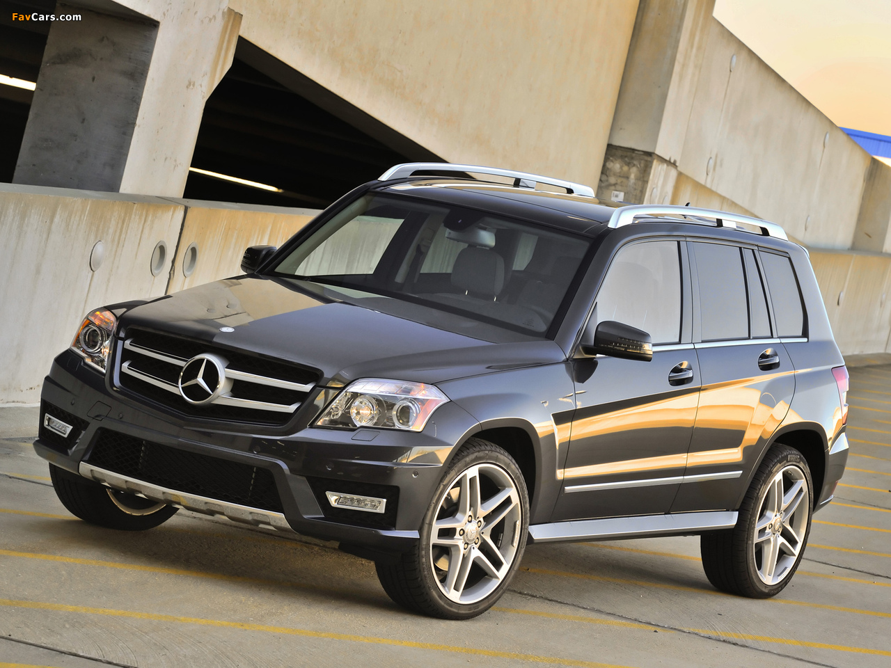 Images of Mercedes-Benz GLK 350 AMG Styling Package (X204) 2008–12 (1280 x 960)
