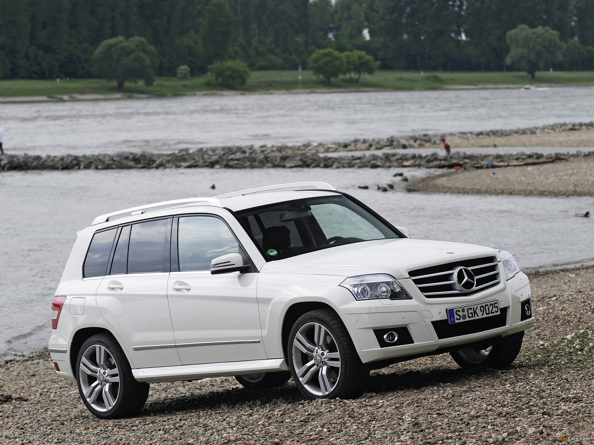 Images of Mercedes-Benz GLK 350 Sports Package (X204) 2008–12 (2048 x 1536)