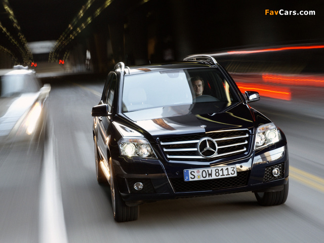 Images of Mercedes-Benz GLK 350 Sports Package (X204) 2008–12 (640 x 480)