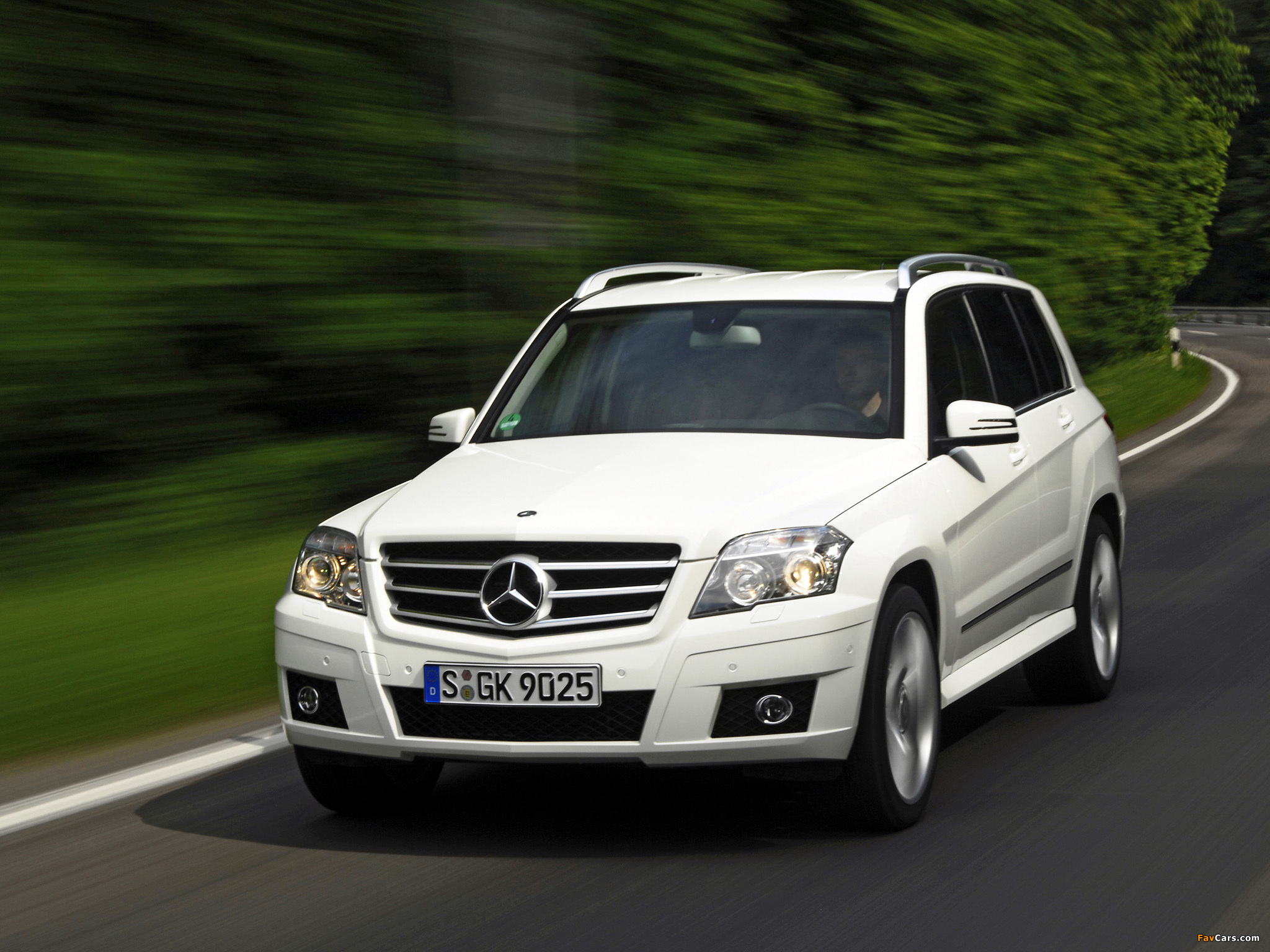 Images of Mercedes-Benz GLK 350 Sports Package (X204) 2008–12 (2048 x 1536)