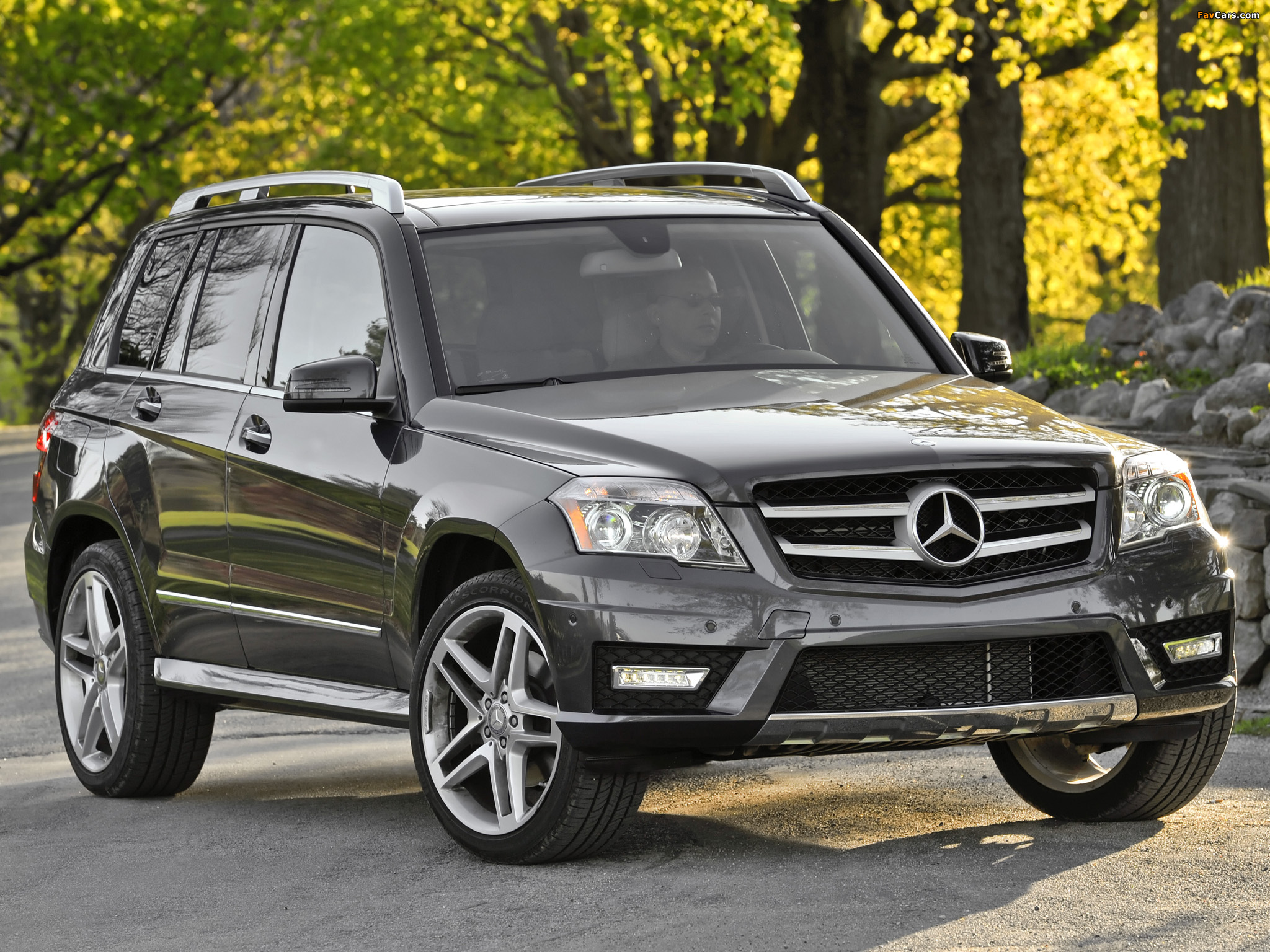 Images of Mercedes-Benz GLK 350 AMG Styling Package (X204) 2008–12 (2048 x 1536)