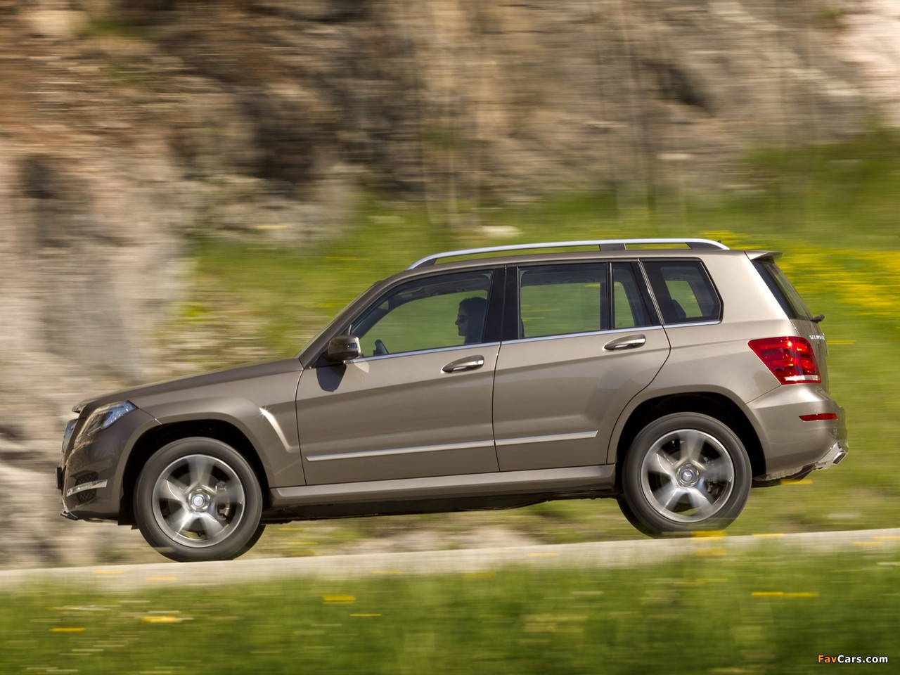 Images of Mercedes-Benz GLK 220 CDI BlueEfficiency (X204) 2012 (1280 x 960)