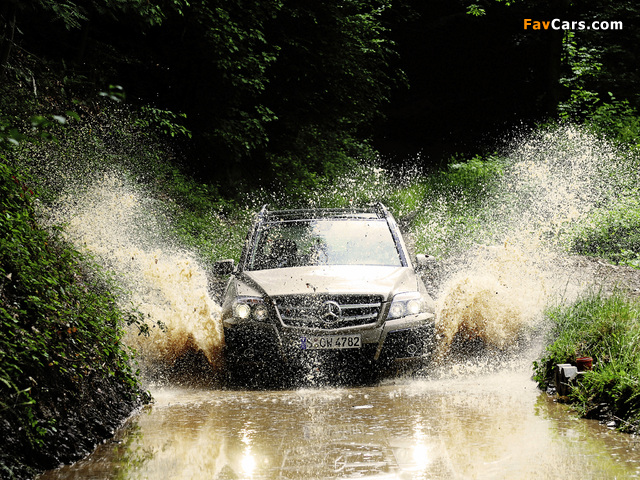 Mercedes-Benz GLK 320 CDI Off-road Package (X204) 2008–12 photos (640 x 480)