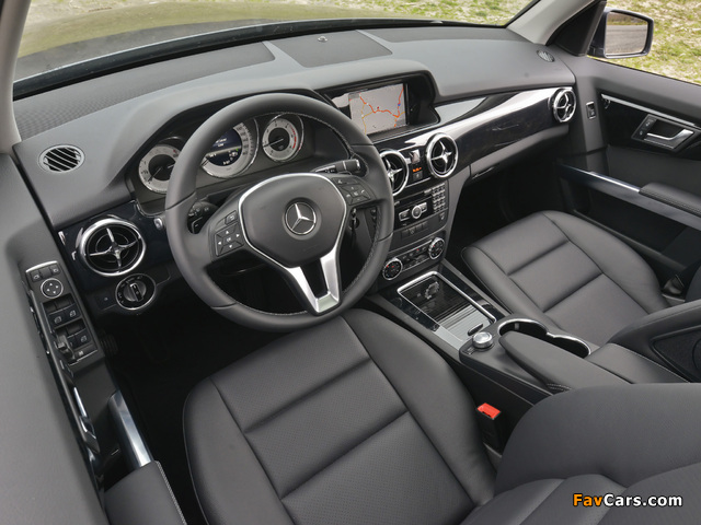 Mercedes-Benz GLK 250 BlueTec AMG Styling Package US-spec (X204) 2012 pictures (640 x 480)