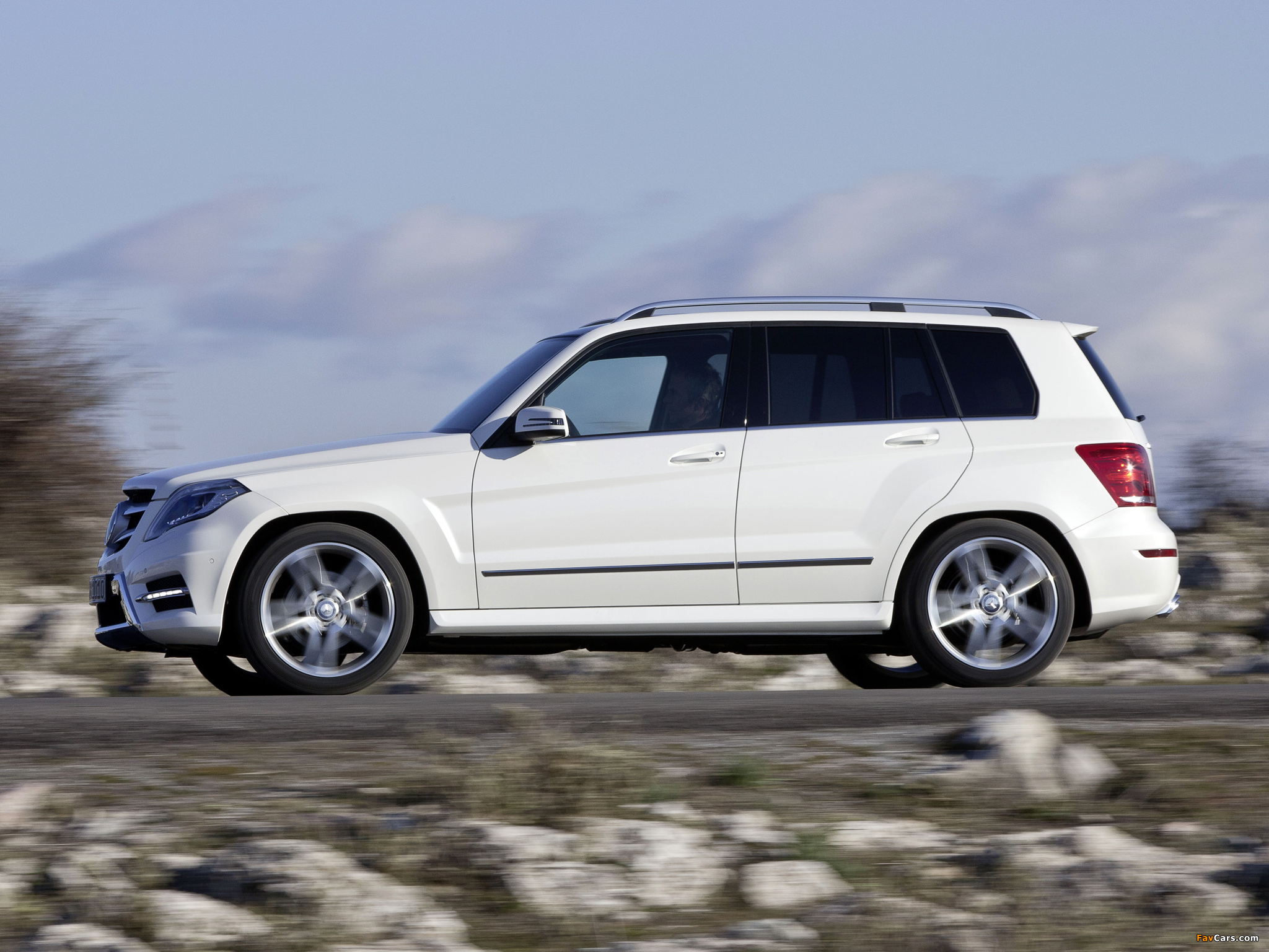 Mercedes-Benz GLK 350 BlueEfficiency (X204) 2012 wallpapers (2048 x 1536)