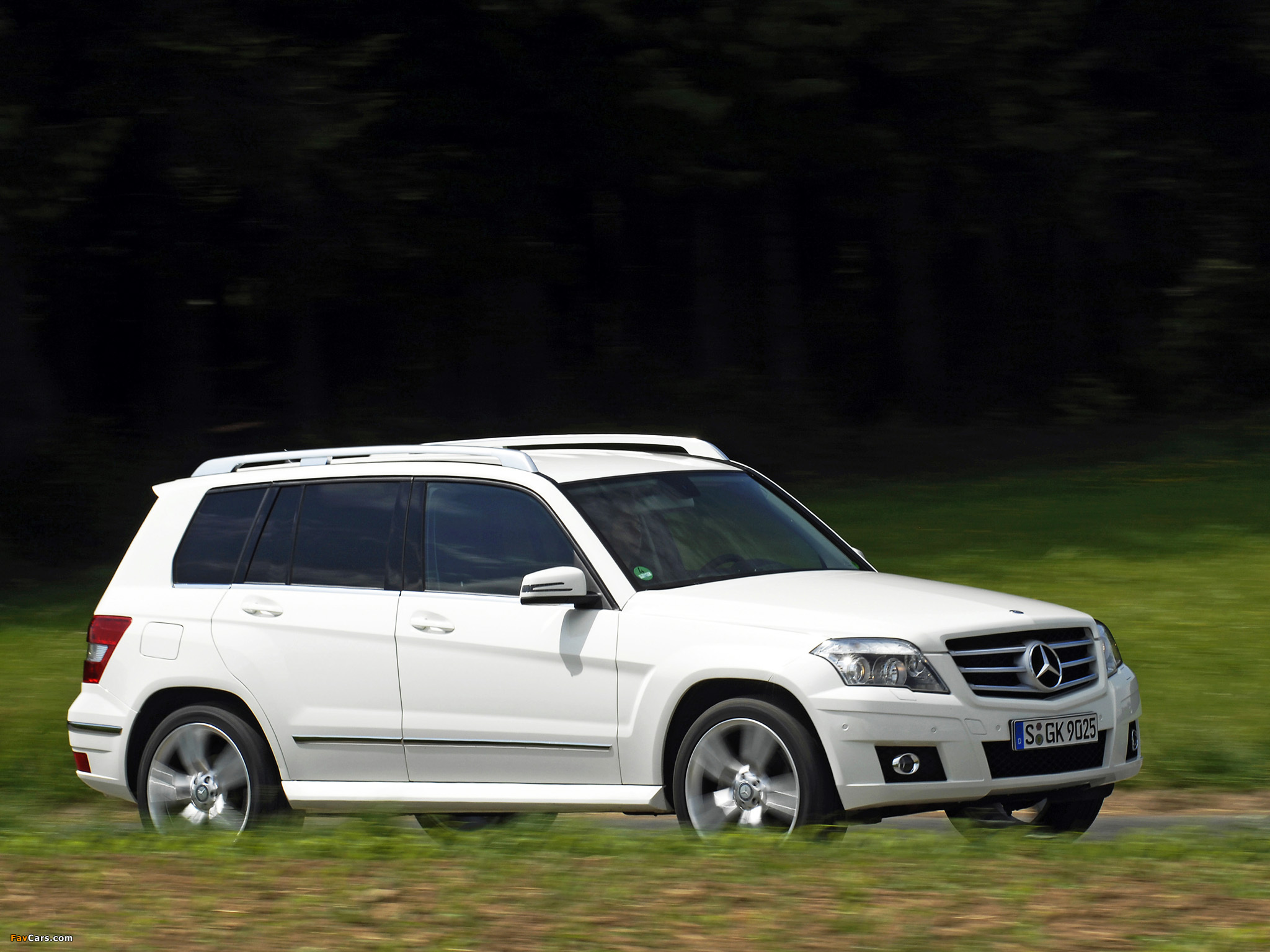 Pictures of Mercedes-Benz GLK 350 Sports Package (X204) 2008–12 (2048 x 1536)