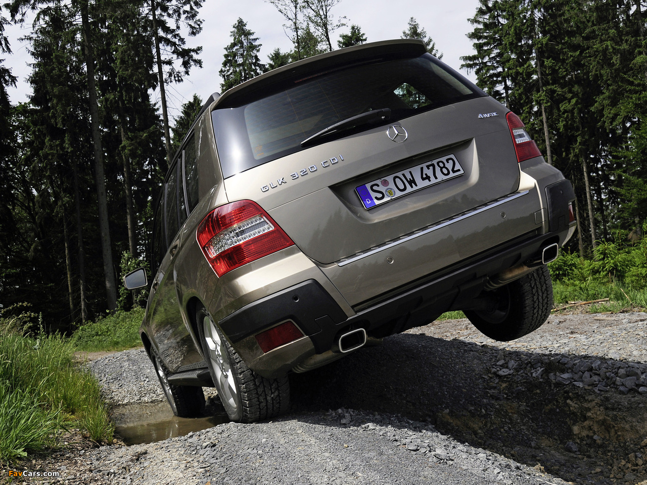 Pictures of Mercedes-Benz GLK 320 CDI Off-road Package (X204) 2008–12 (1280 x 960)