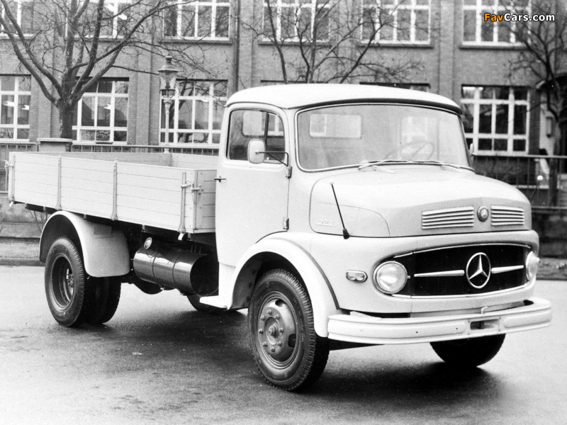 Mercedes-Benz LAK322 1961 pictures (800 x 600)