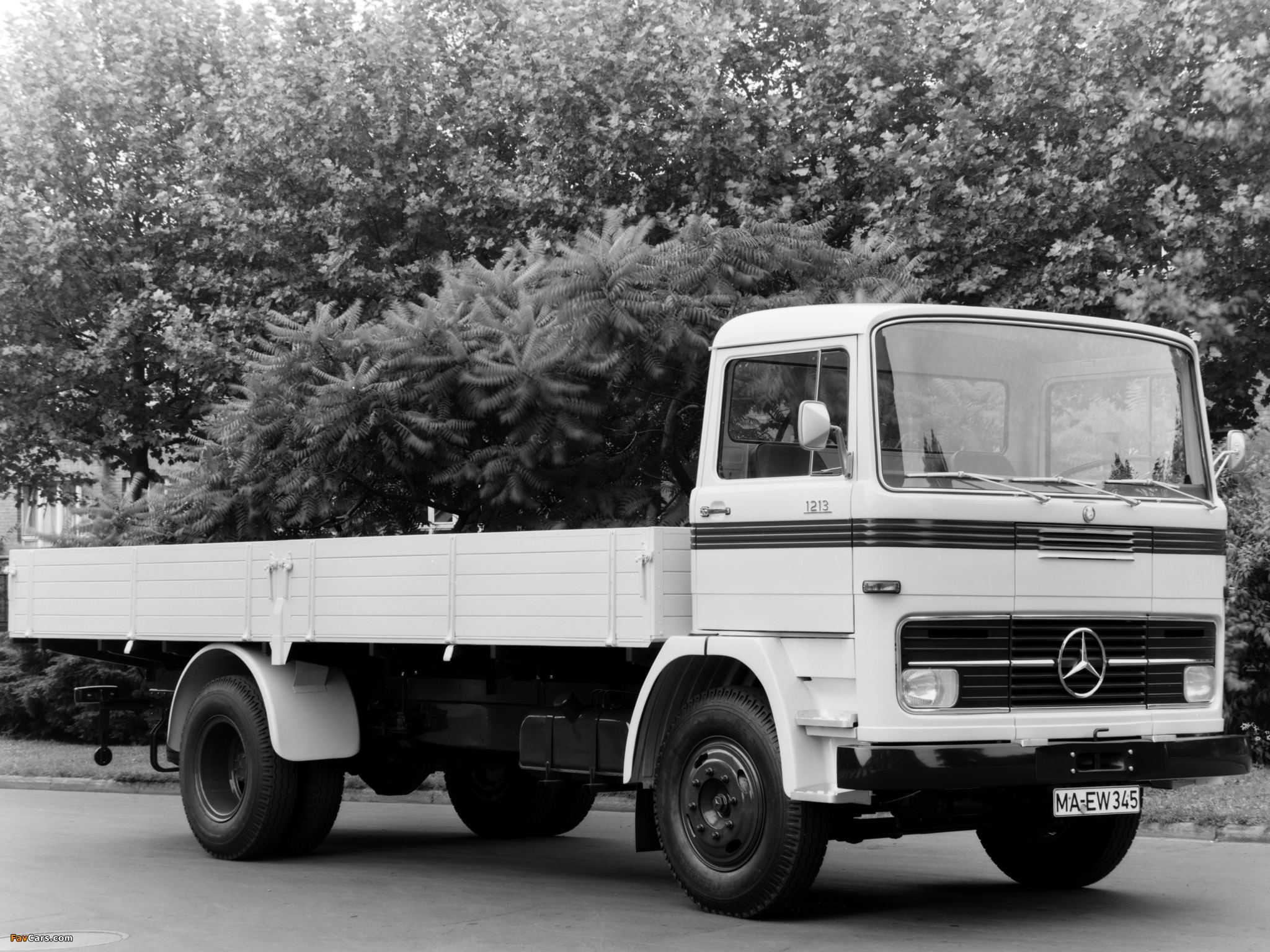 Mercedes-Benz LP1213 1966 images (2048 x 1536)