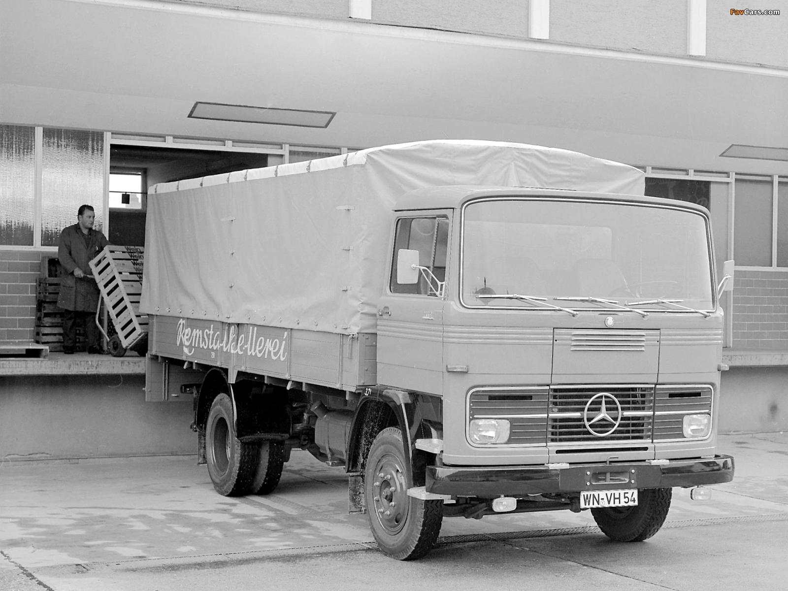 Pictures of Mercedes-Benz LP1113 1979 (1600 x 1200)