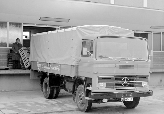 Pictures of Mercedes-Benz LP1113 1979