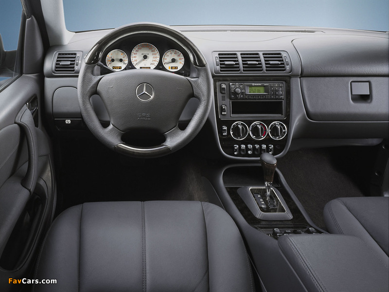 Images of Mercedes-Benz ML 55 AMG (W163) 2000–03 (800 x 600)