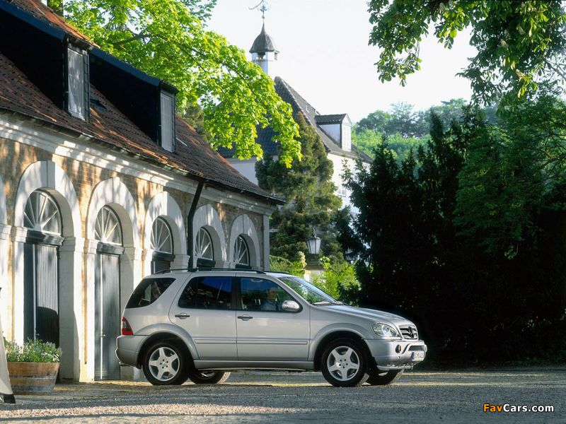 Images of Mercedes-Benz ML 55 AMG (W163) 2000–03 (800 x 600)