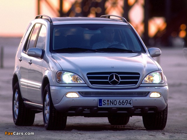 Images of Mercedes-Benz ML 500 (W163) 2001–05 (640 x 480)
