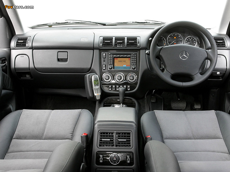 Images of Mercedes-Benz ML 350 UK-spec (W163) 2001–05 (800 x 600)