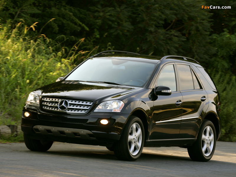 Images of Mercedes-Benz ML 500 US-spec (W164) 2005–07 (800 x 600)