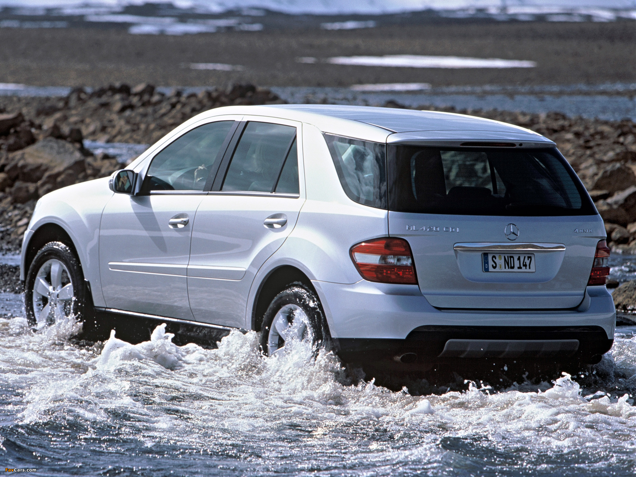 Images of Mercedes-Benz ML 420 CDI (W164) 2005–08 (2048 x 1536)