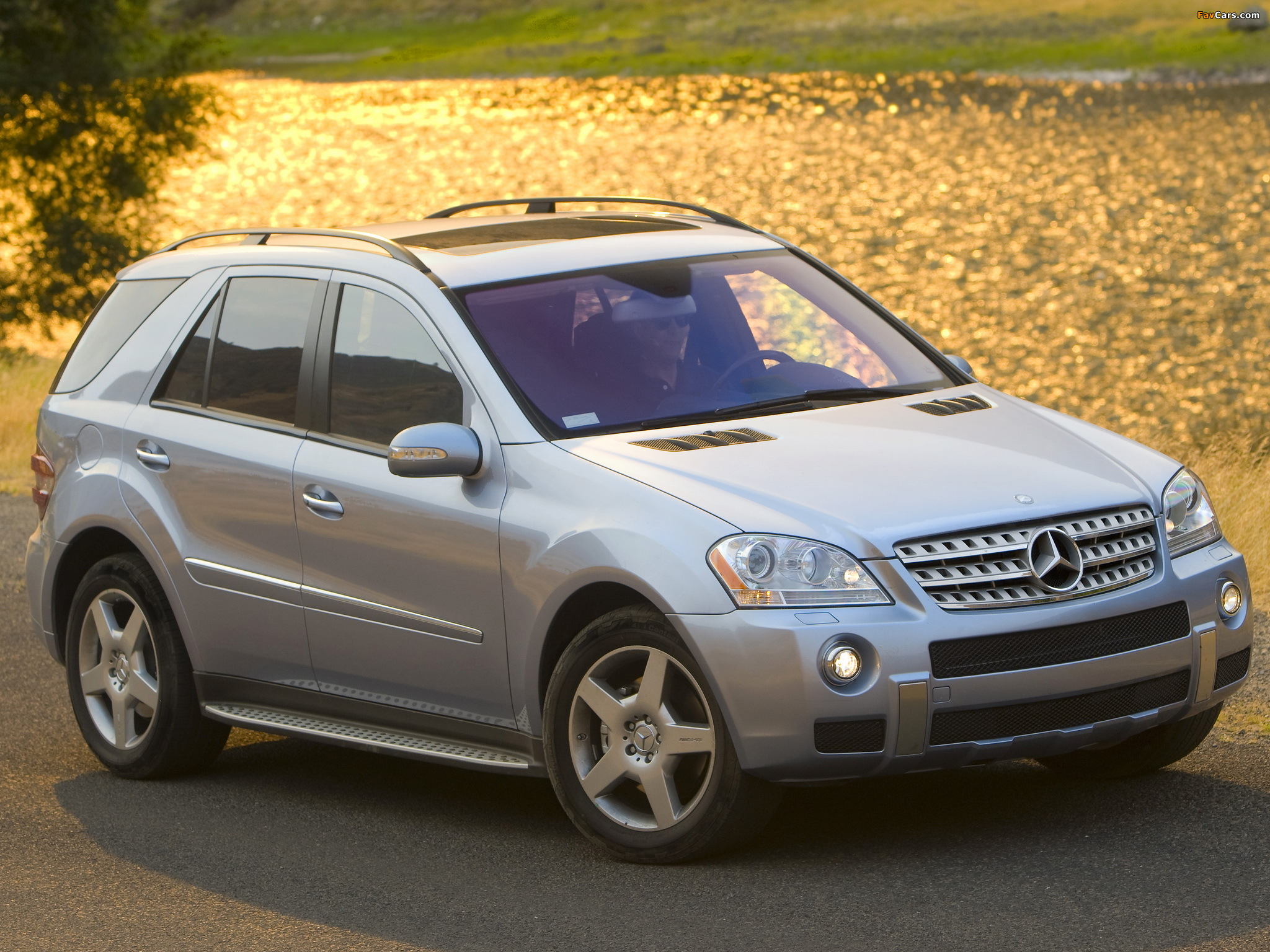 Images of Mercedes-Benz ML 550 (W164) 2006–08 (2048 x 1536)