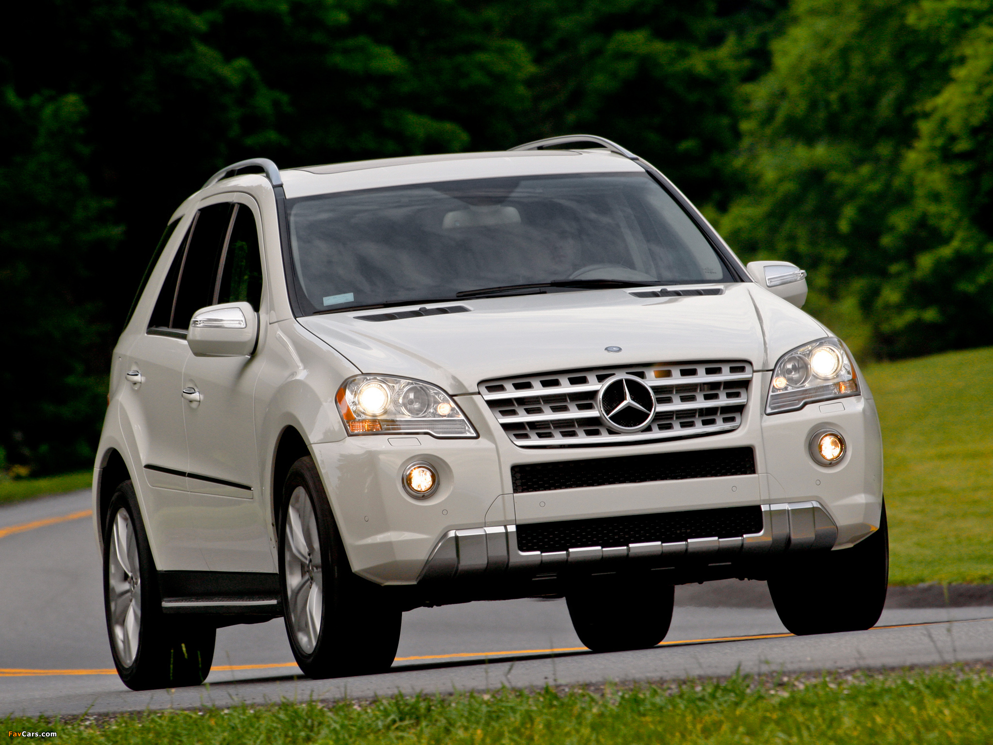 Images of Mercedes-Benz ML 550 (W164) 2008–11 (2048 x 1536)