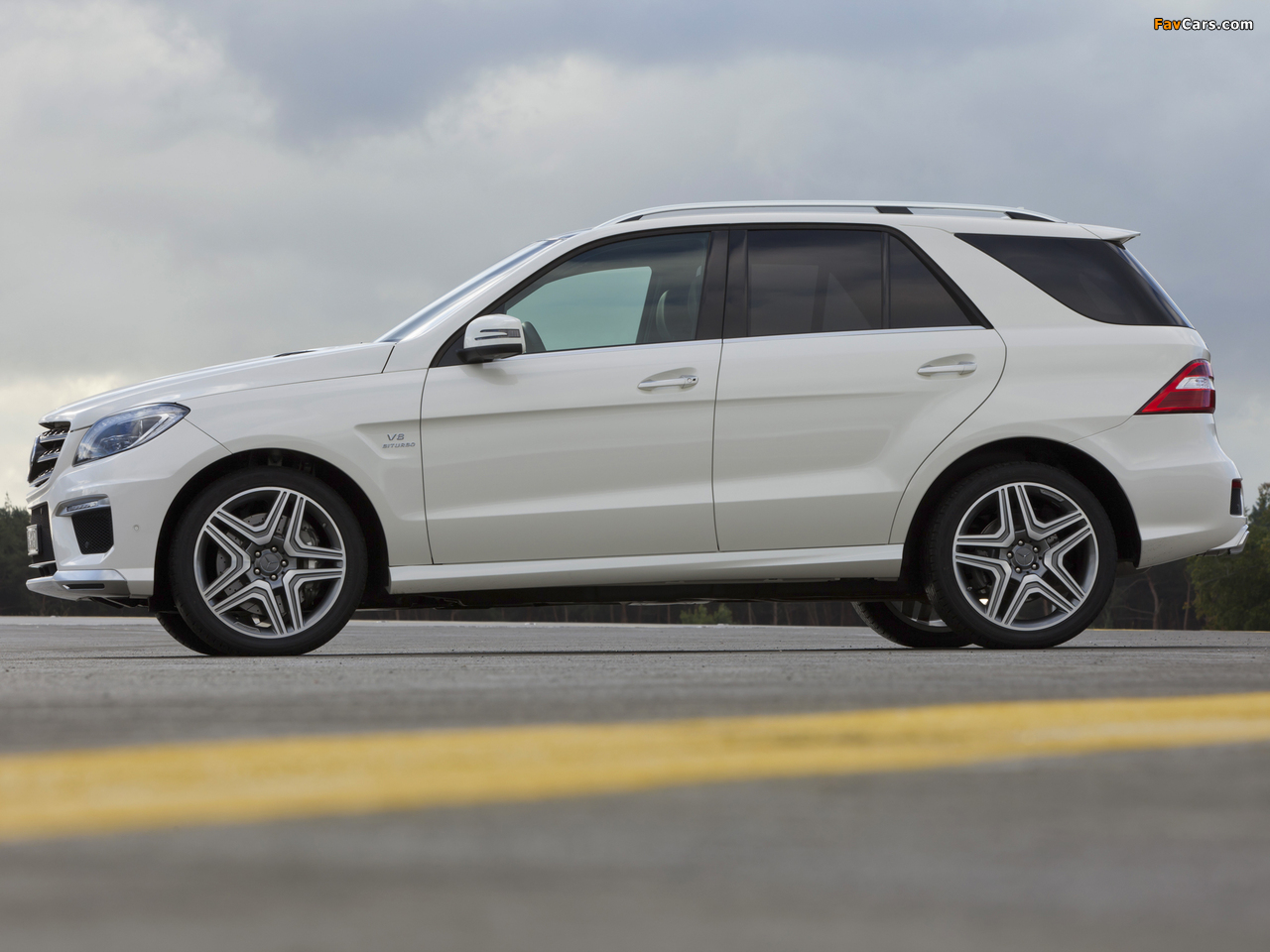 Images of Mercedes-Benz ML 63 AMG (W166) 2012 (1280 x 960)